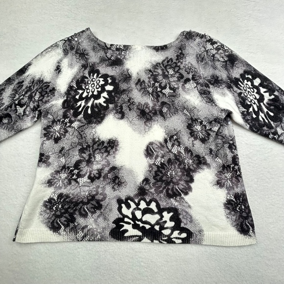 Express Design Studio Women Floral Lace Sequin Cardigan size Small Black & White - Picture 11 of 13